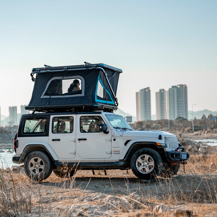 Setting Up the Skypod Lair – Spacious Roof Tent for 2–4 People